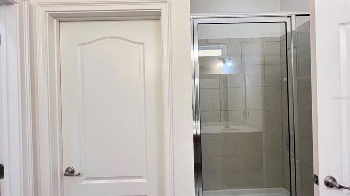 Image No.20-12 Bed Property for sale