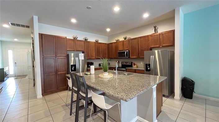 Image No.24-12 Bed Property for sale