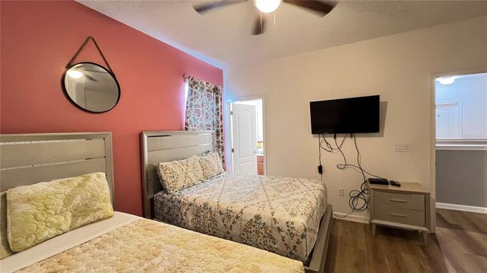 Image No.54-12 Bed Property for sale