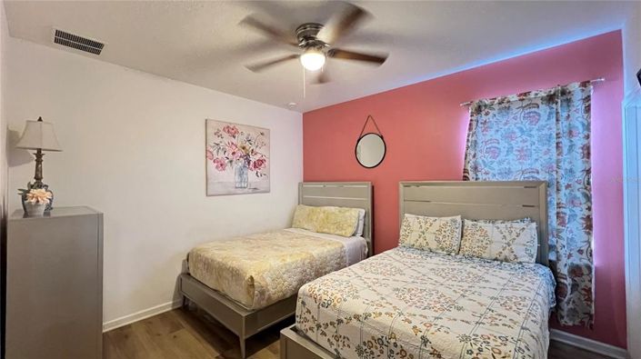 Image No.55-12 Bed Property for sale