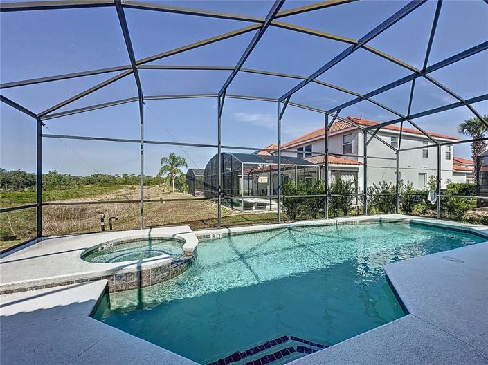 Image No.2-Propriété de 6 chambres à vendre à Davenport