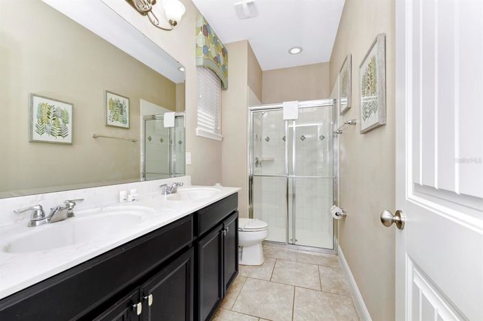 Image No.12-5 Bed Property for sale