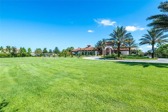 Image No.28-5 Bed Property for sale