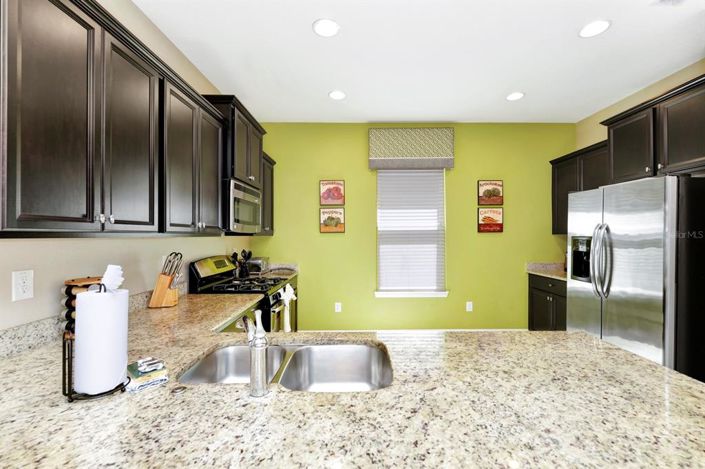 Image No.8-5 Bed Property for sale