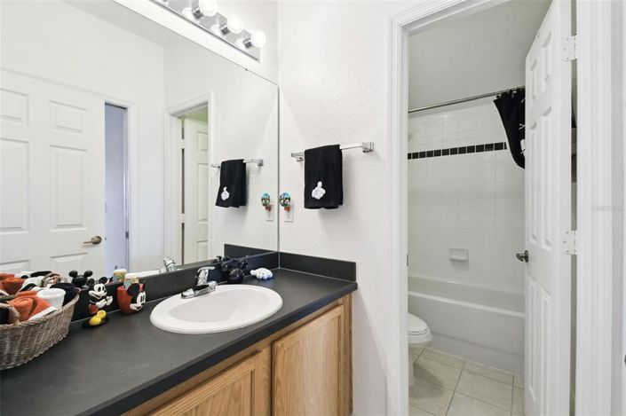 Image No.30-5 Bed Property for sale