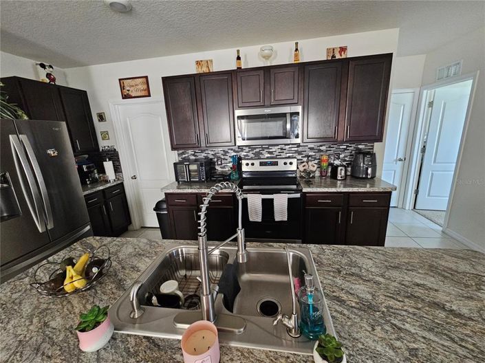 Image No.16-5 Bed Property for sale