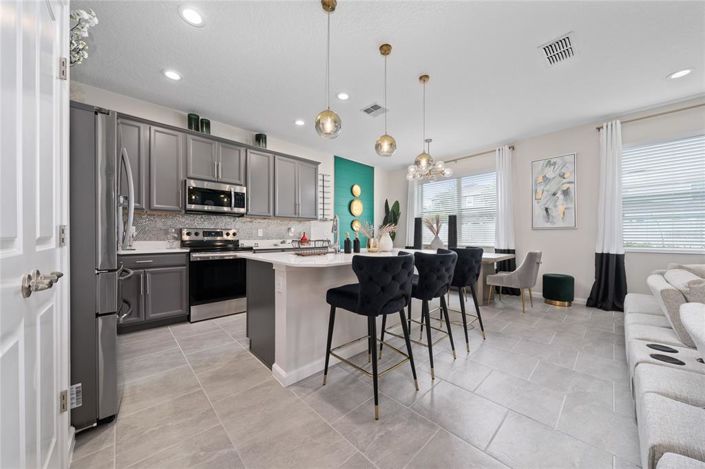 Image No.8-4 Bed Property for sale