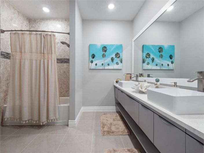 Image No.25-3 Bed Townhouse for sale