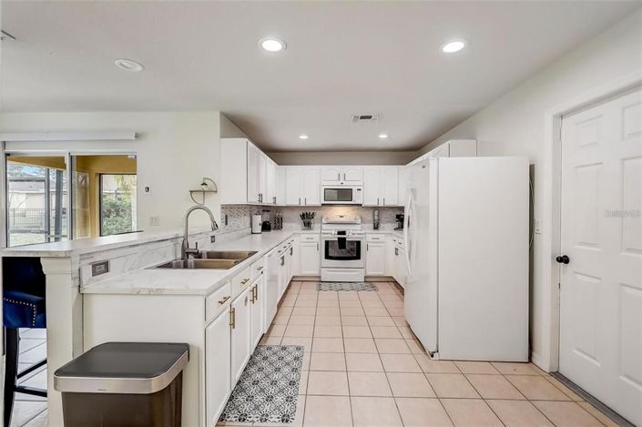 Image No.2-4 Bed Property for sale