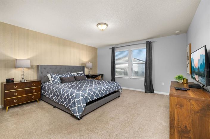 Image No.28-5 Bed Property for sale