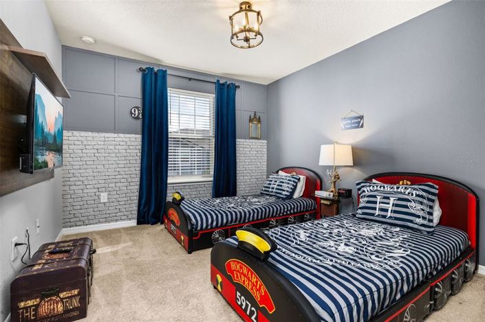 Image No.40-5 Bed Property for sale