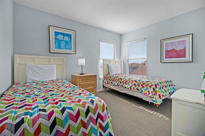 Image No.17-7 Bed Property for sale