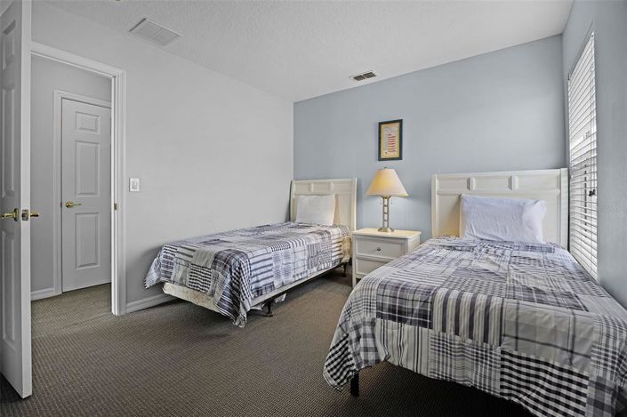 Image No.19-7 Bed Property for sale