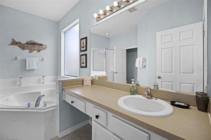 Image No.20-7 Bed Property for sale