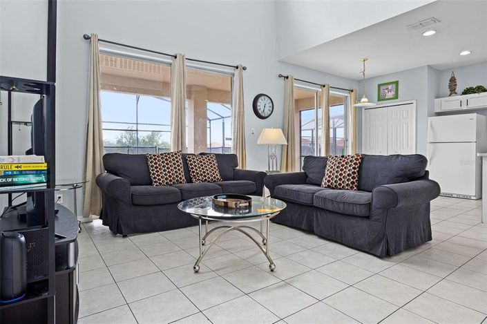 Image No.5-7 Bed Property for sale