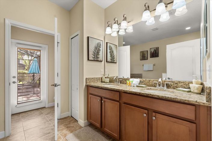 Image No.13-7 Bed Property for sale