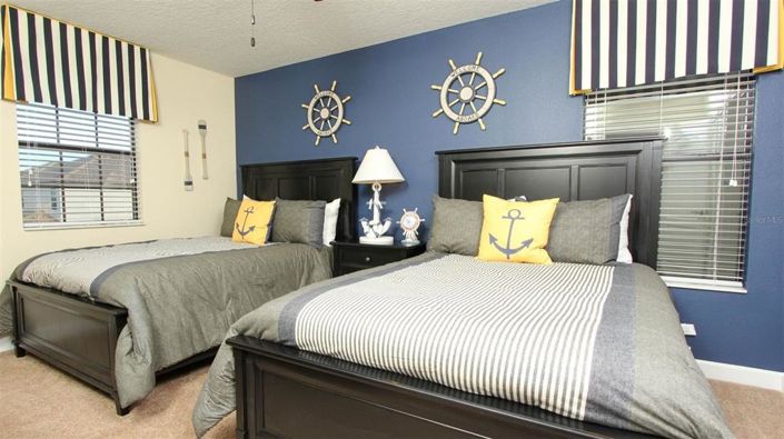 Image No.25-7 Bed Property for sale