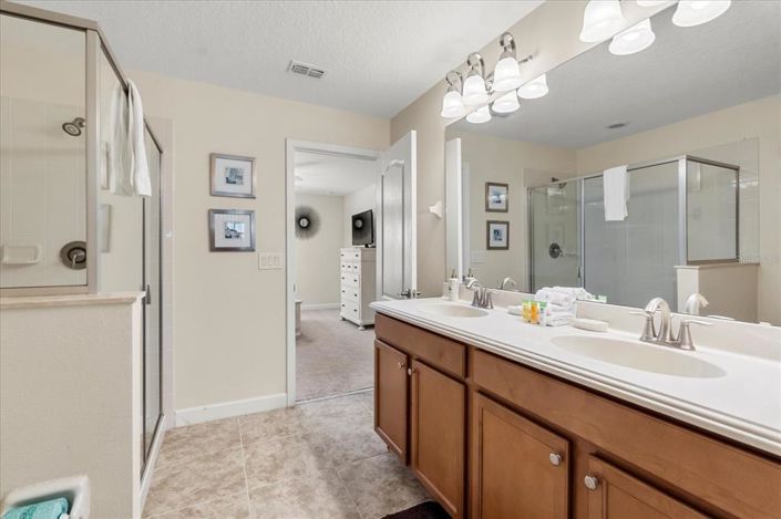 Image No.26-7 Bed Property for sale