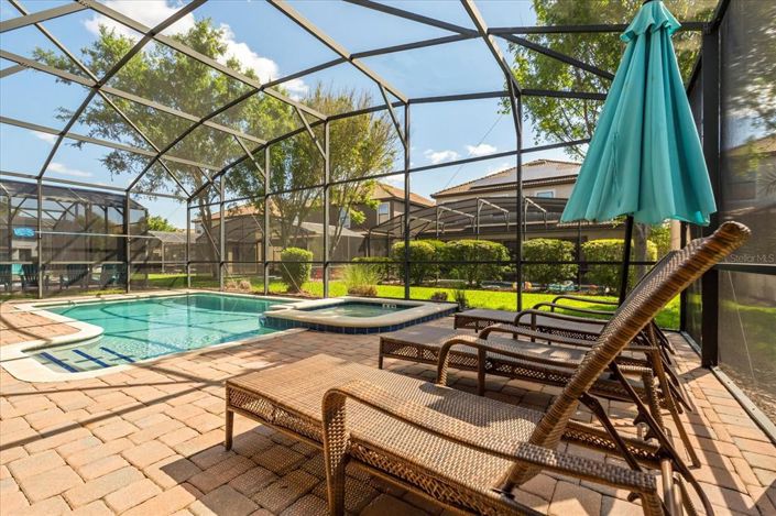 Image No.40-7 Bed Property for sale