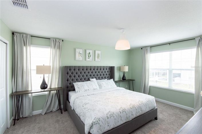 Image No.24-6 Bed Property for sale