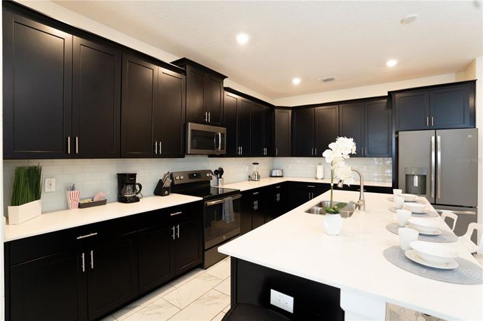 Image No.4-6 Bed Property for sale