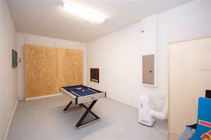 Image No.50-6 Bed Property for sale