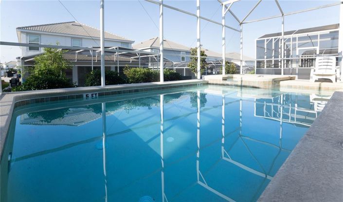 Image No.56-6 Bed Property for sale