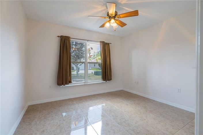 Image No.4-Propriété de 4 chambres à vendre à Davenport