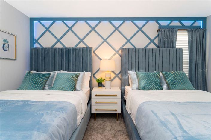 Image No.53-8 Bed Property for sale