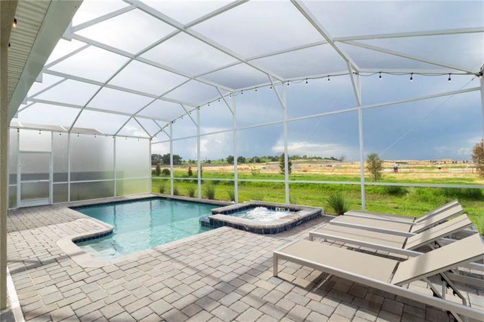 Image No.61-8 Bed Property for sale