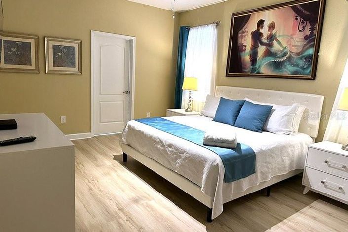 Image No.11-9 Bed Property for sale