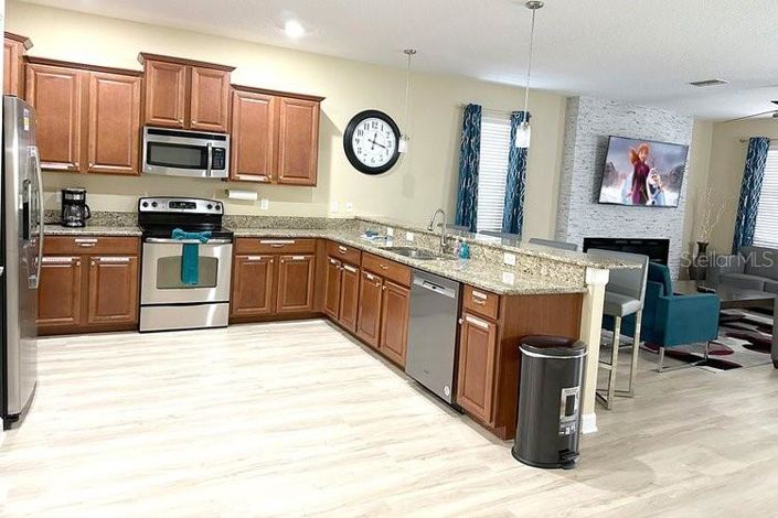 Image No.16-9 Bed Property for sale