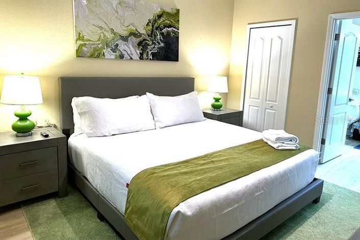 Image No.8-9 Bed Property for sale