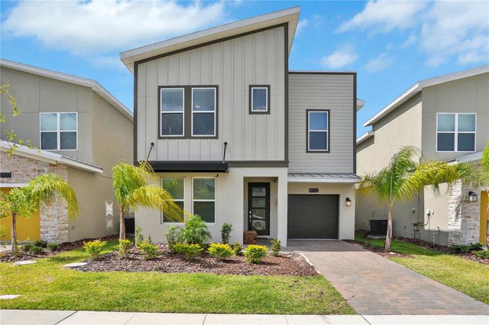 Image No.1-6 Bed Property for sale