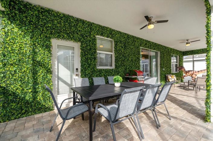 Image No.11-8 Bed Property for sale