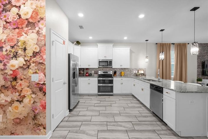 Image No.13-8 Bed Property for sale