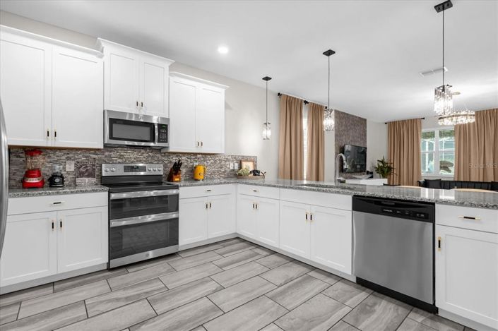 Image No.14-8 Bed Property for sale