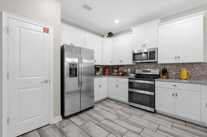 Image No.15-8 Bed Property for sale