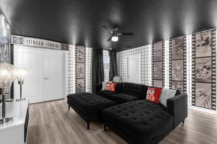 Image No.35-8 Bed Property for sale