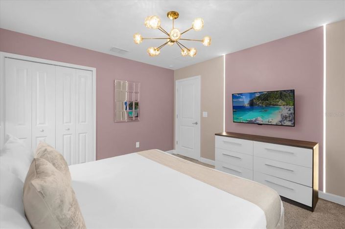 Image No.47-8 Bed Property for sale