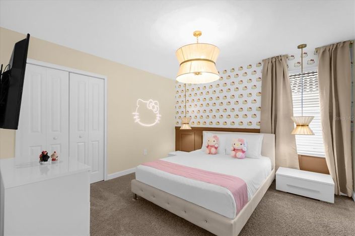 Image No.50-8 Bed Property for sale