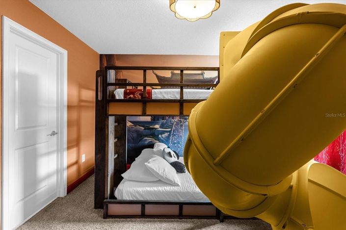 Image No.6-8 Bed Property for sale