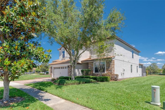 Image No.18-6 Bed Property for sale