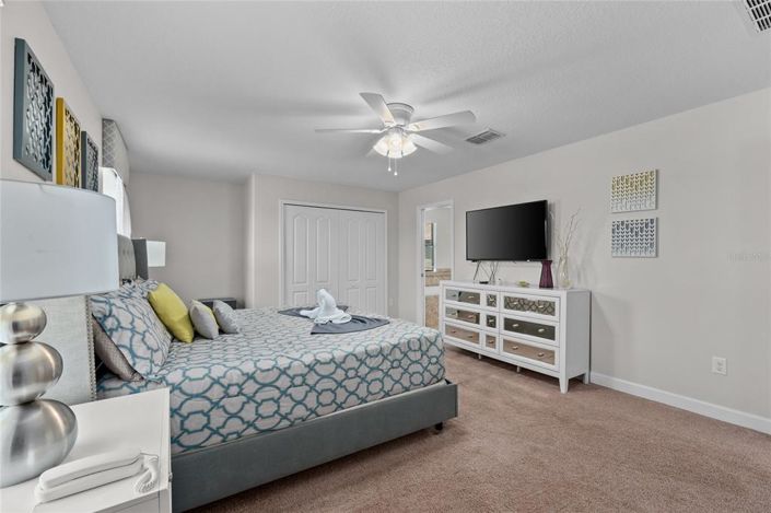 Image No.44-6 Bed Property for sale