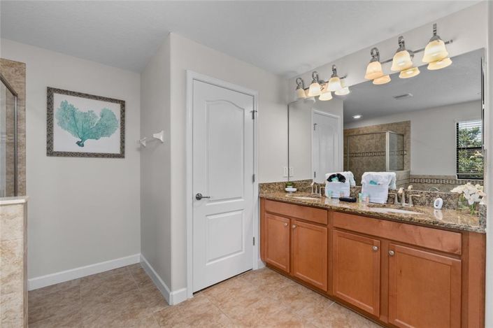 Image No.47-6 Bed Property for sale