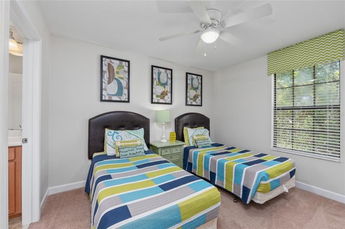 Image No.50-6 Bed Property for sale