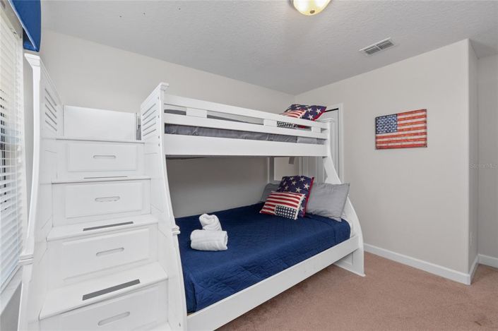 Image No.54-6 Bed Property for sale