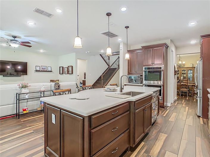 Image No.14-6 Bed Property for sale