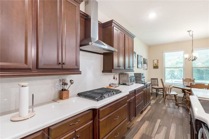 Image No.16-6 Bed Property for sale