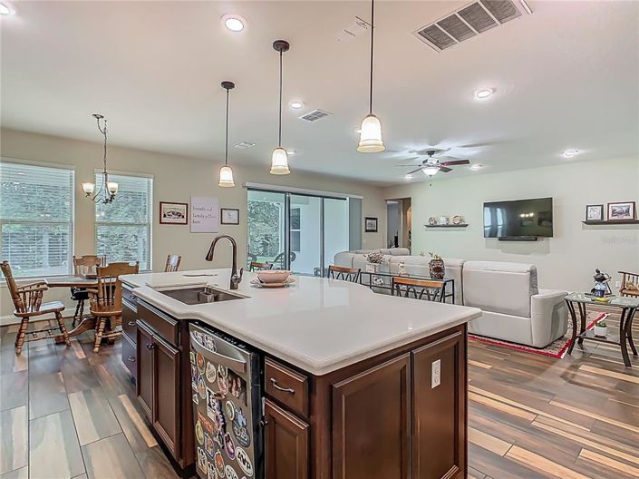 Image No.18-6 Bed Property for sale